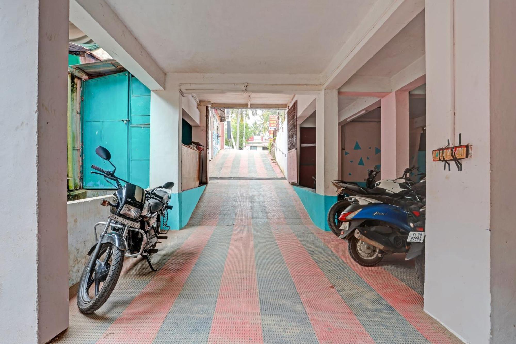 Spot On The New View Regency Hotel Thiruvananthapuram ภายนอก รูปภาพ