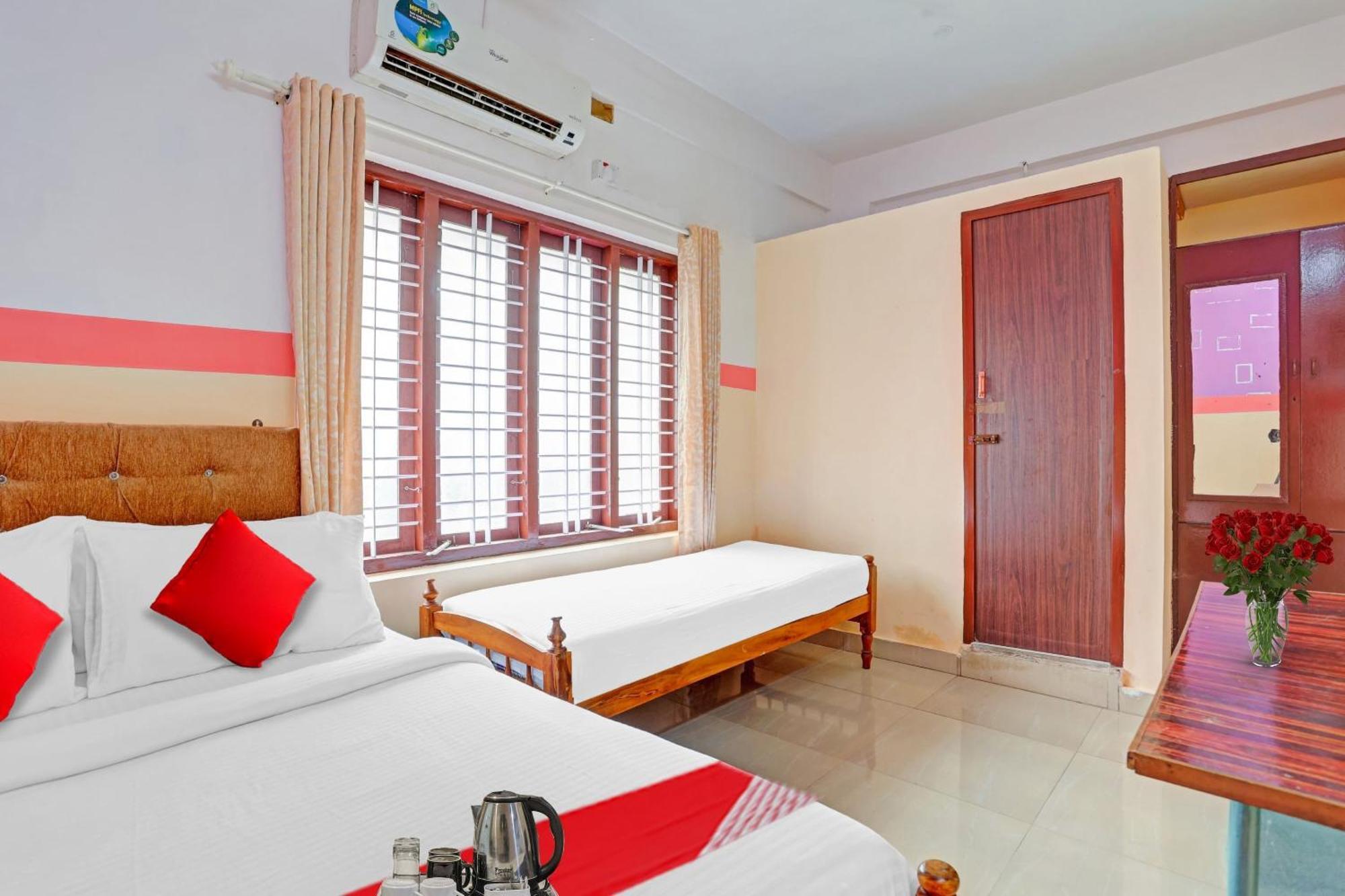 Spot On The New View Regency Hotel Thiruvananthapuram ภายนอก รูปภาพ