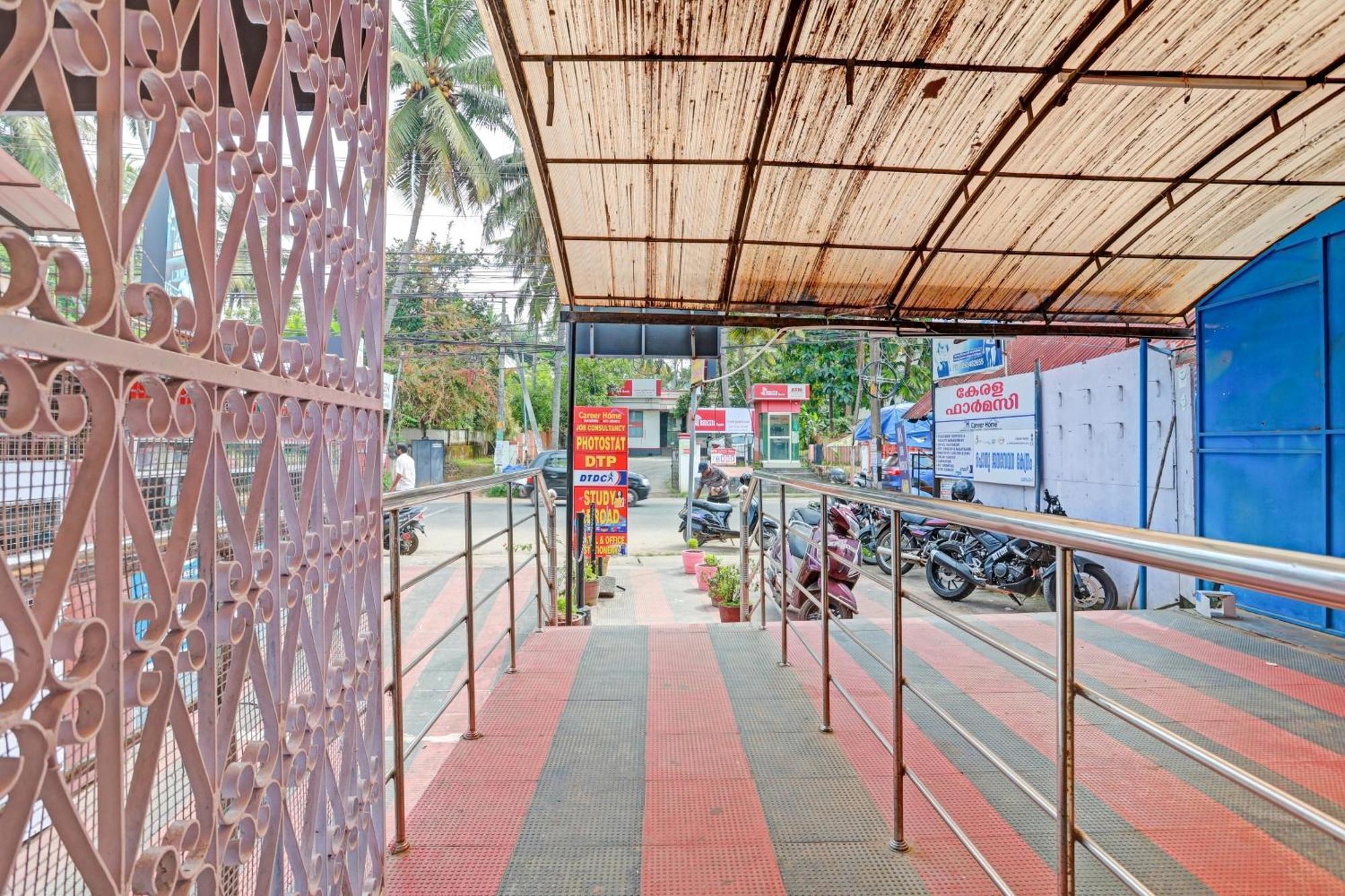 Spot On The New View Regency Hotel Thiruvananthapuram ภายนอก รูปภาพ